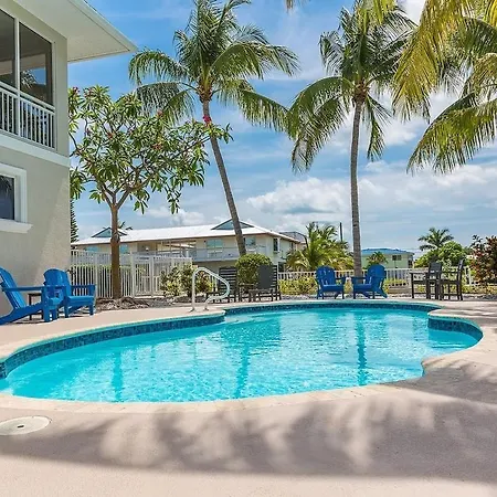Sombrero Beach Beauty- Luxury Waterfront Pool Home, 50' Dock